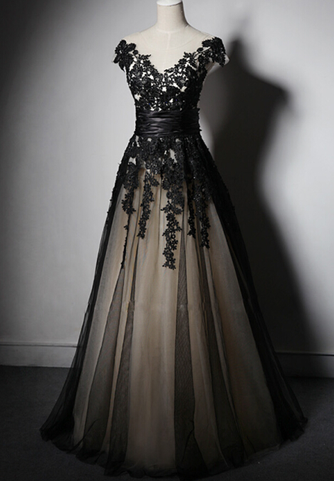 beautiful dresses black